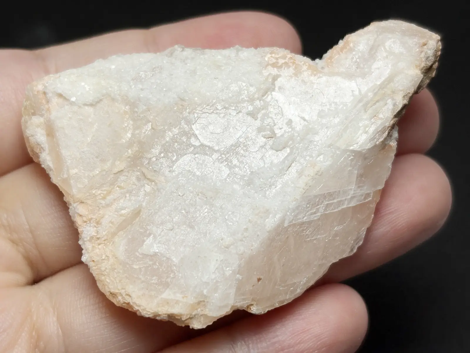 岐阜県吉城郡神岡鉱山産 魚眼石＆方解石 / Apophyllite＆Calcite