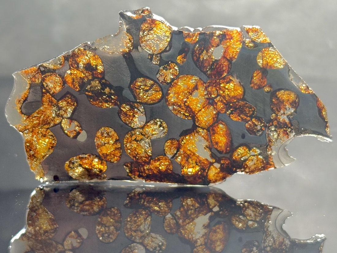 ケニア産 セリコパラサイト隕石 / Sericho Pallasite Meteorite