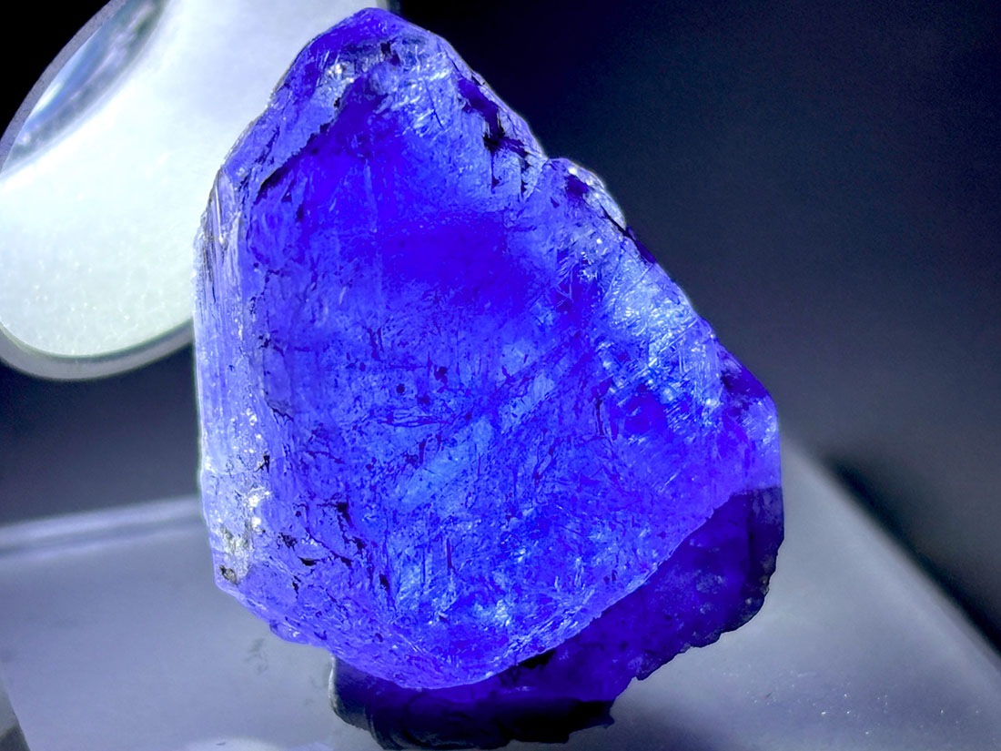 メレラニ鉱山産 タンザナイト ( 灰簾石 )/ Tanzanite