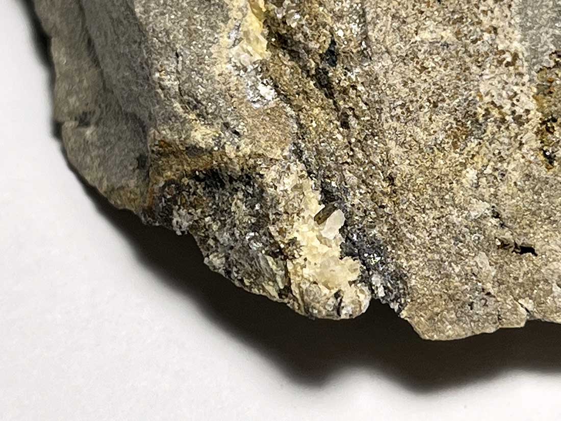 アメリカ ニューヨーク州産 ハーキマーダイヤモンド 母岩付き