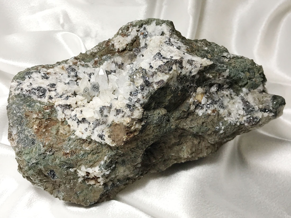 岩手県和賀仙人鉱山産 赤鉄鉱(鏡鉄鉱)/Hematite