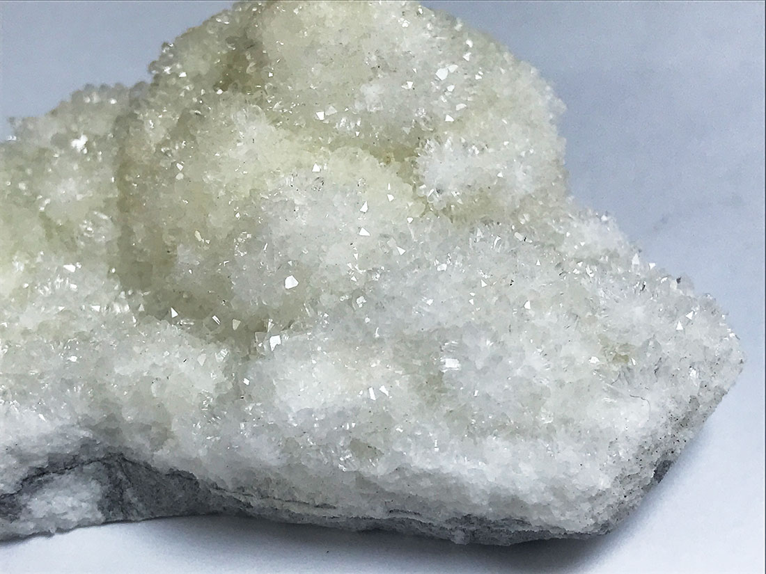 四川省産ドゥルージークォーツ/Druzy Quartz