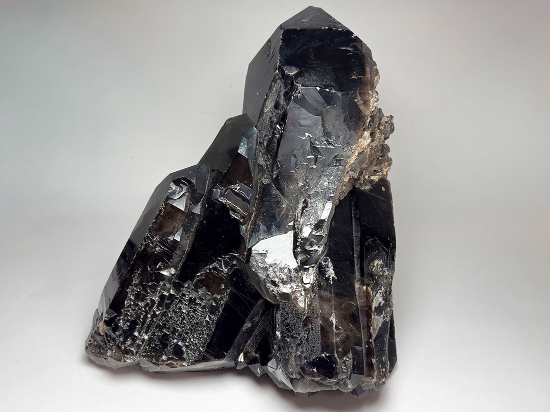 モリオンクラスター！未加工の天然パイライト付き モリオンクラスター！未加工の天然パイライト付き モリオンクラスター