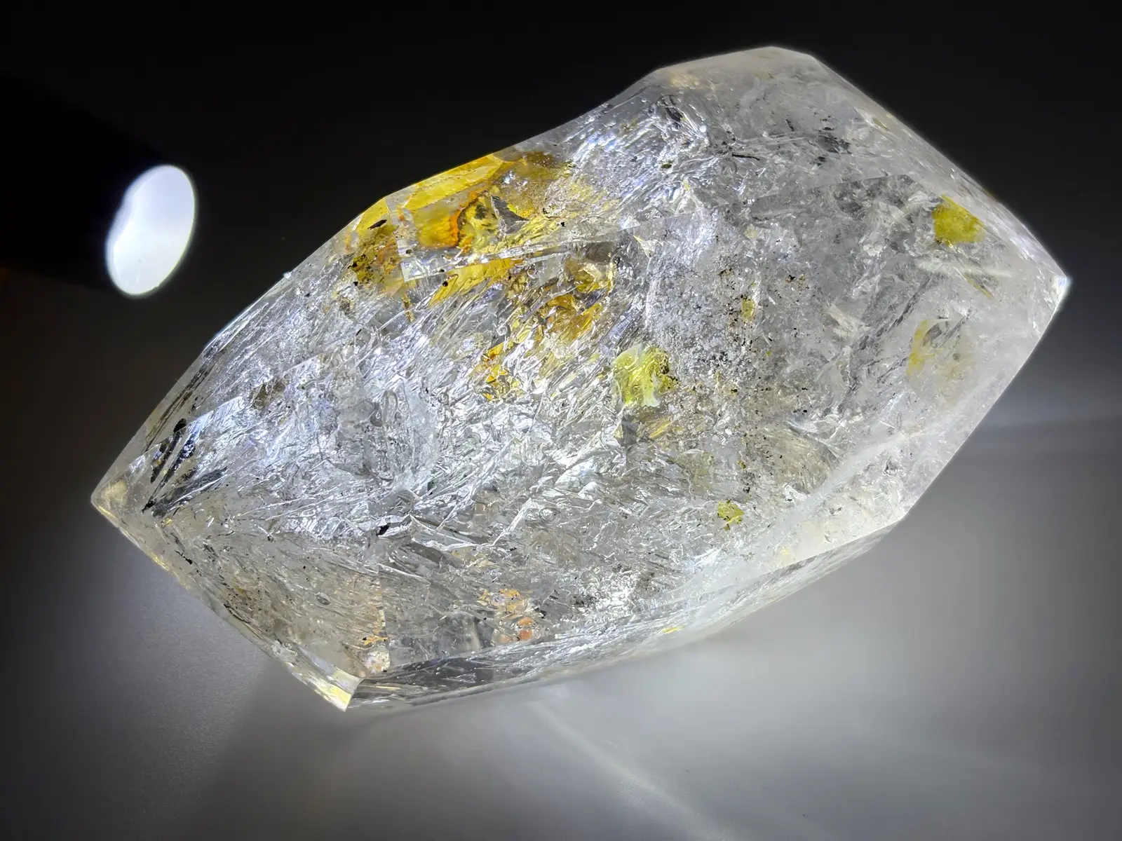 水入り)マダガスカル産 エレスチャルクォーツ / Elestial Quartz