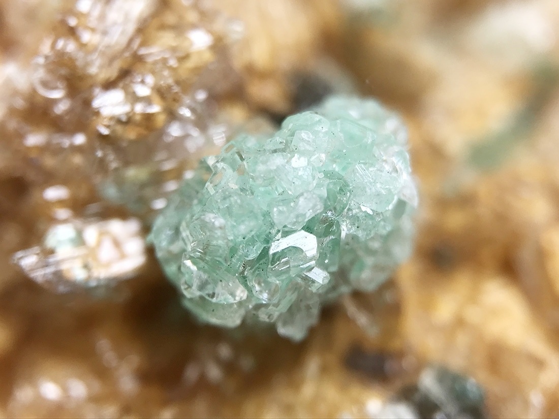 モロッコ産ローザサイト(セレナイト共生)