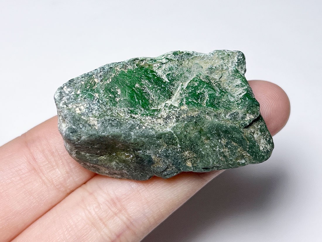 ミャンマー産大きな天然モーシッシ　コスモクロア原石420g ミャンマー産大きな天然モーシッシ コスモクロア原石420g