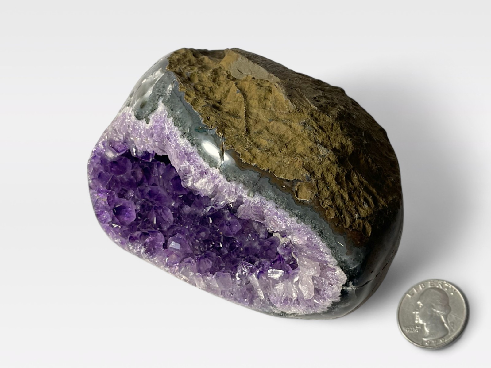 ウルグアイ産 アメジスト ジオード カルサイト付