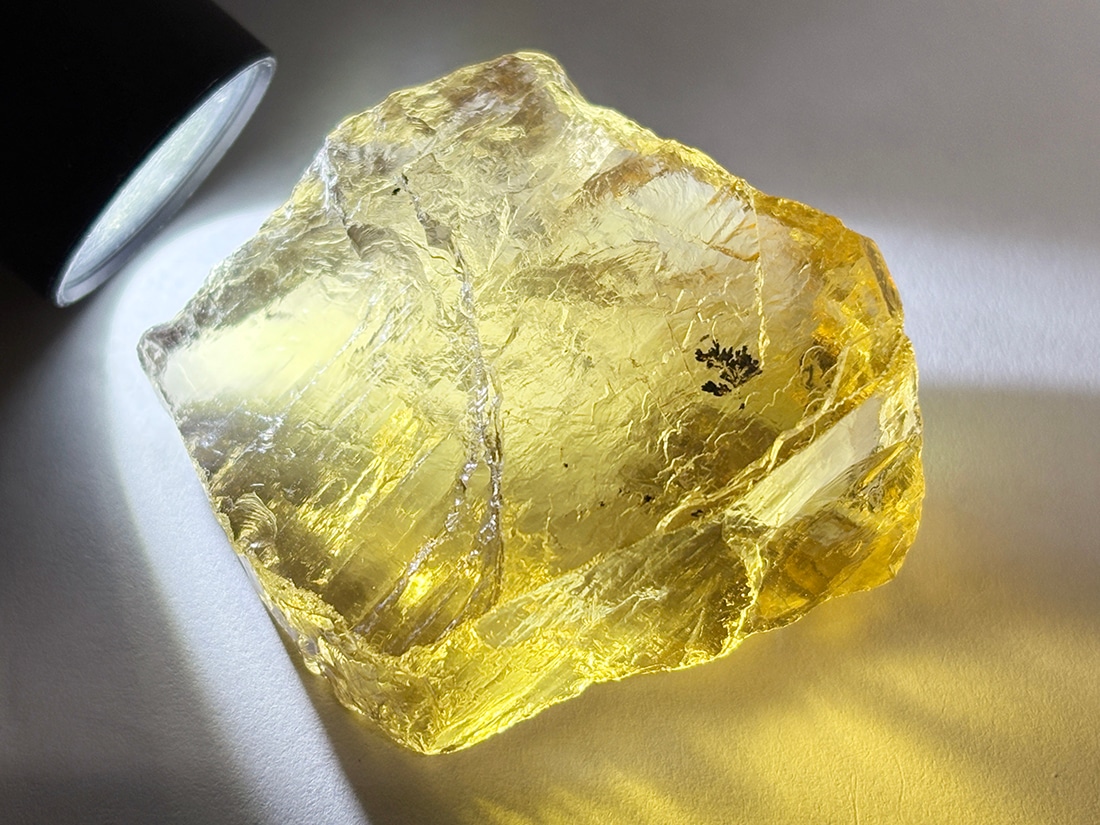 オウロベルデクォーツ ウェーブカット ブラジル産 オウロヴェルデクォーツ / Ouro Verde Quartz