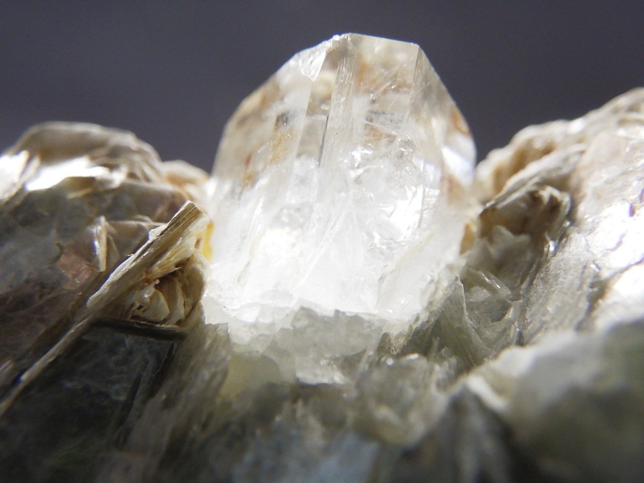 アクアマリン×モスコバイト共生標本-9 アクアマリン×モスコバイト共生標本-9