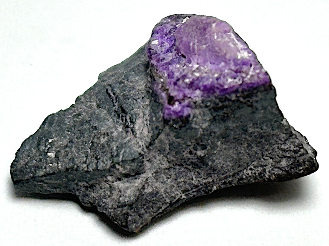 濃い紫　スギライト　南アフリカ産　48×28×15mm 南アフリカ産 スギライト ( 杉石 )/ Sugilite