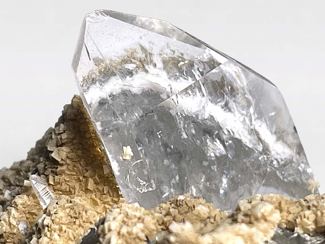 天然石 方解石と黄鉄鉱 方解石を含む黄鉄鉱クラスター