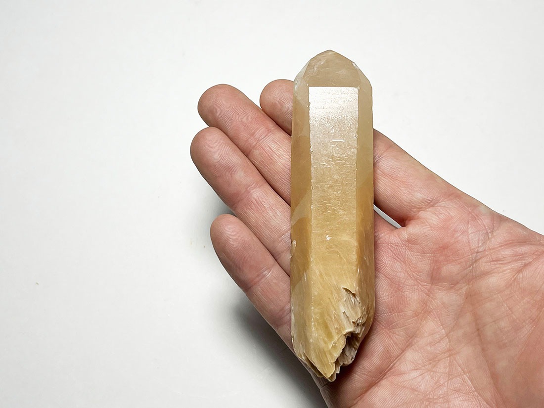 アンフィボール　水晶　アンフィボールインクォーツ　ポイント　エンジェルクォーツ アンフィボールインクォーツ / タワー ポイント | ariife.公式