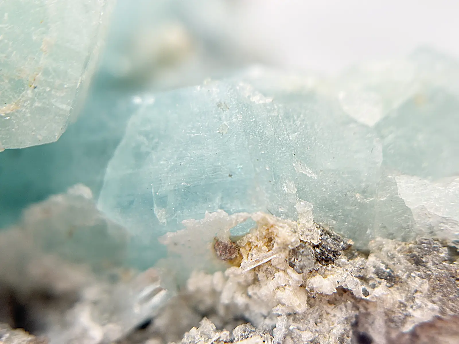 アクアマリン　結晶　原石　ナイジェリア産 ナイジェリア・ナサラワ州産 アクアマリン / Aquamarine ( 緑柱石 )
