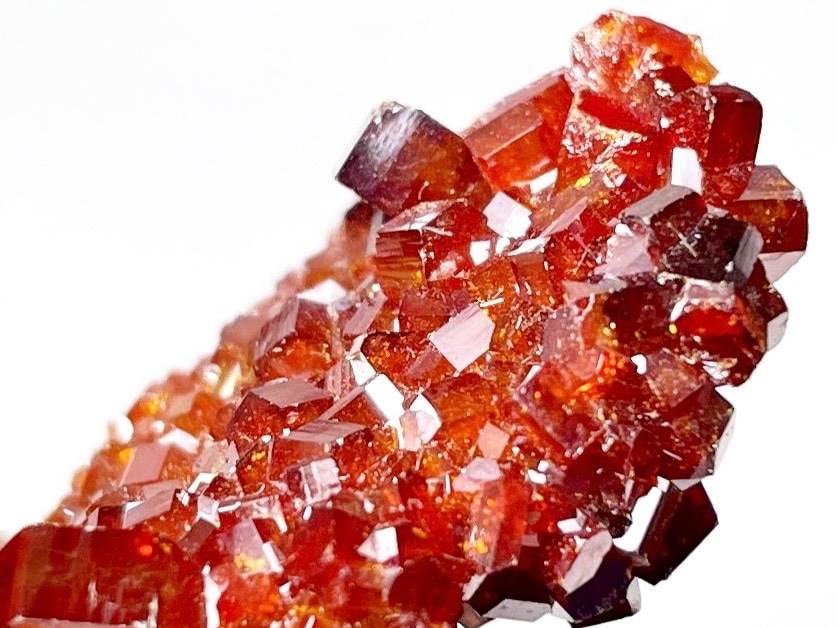 モロッコ産 バナジナイト ( 褐鉛鉱 )/ Vnanadinite