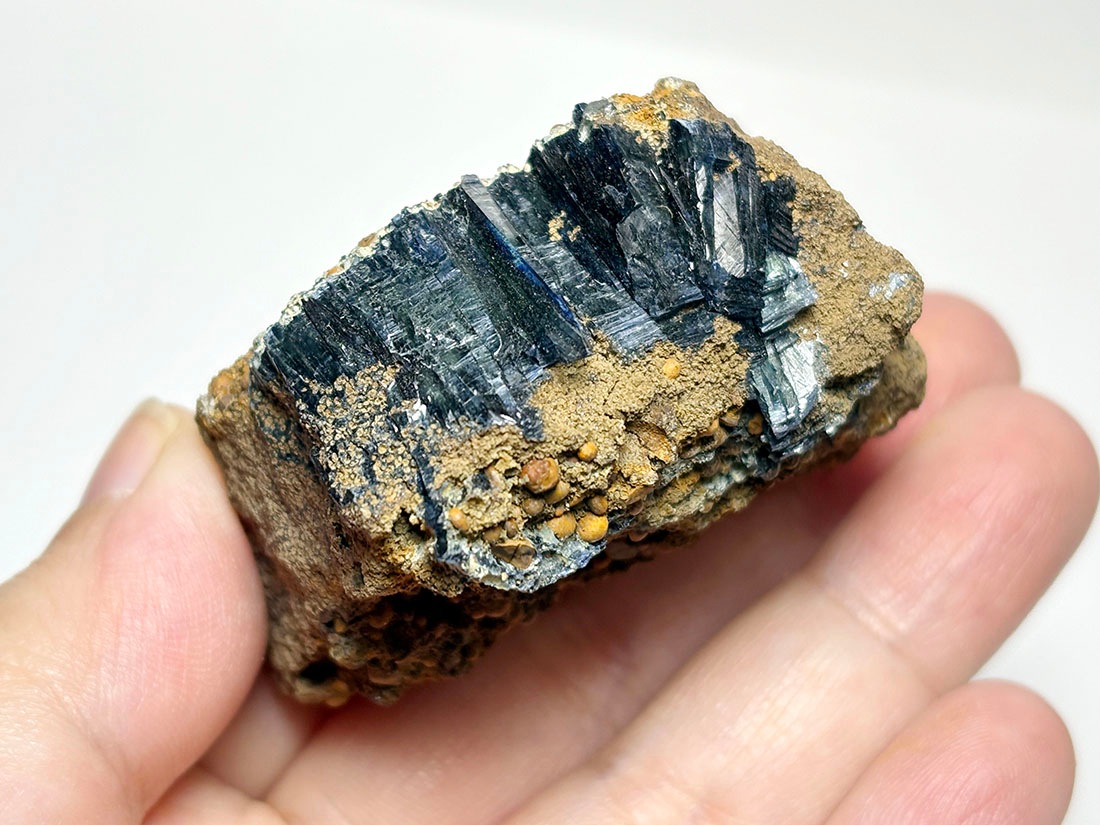 ブラジル産 ビビアナイト ( 藍鉄鉱 ) / Vivianite