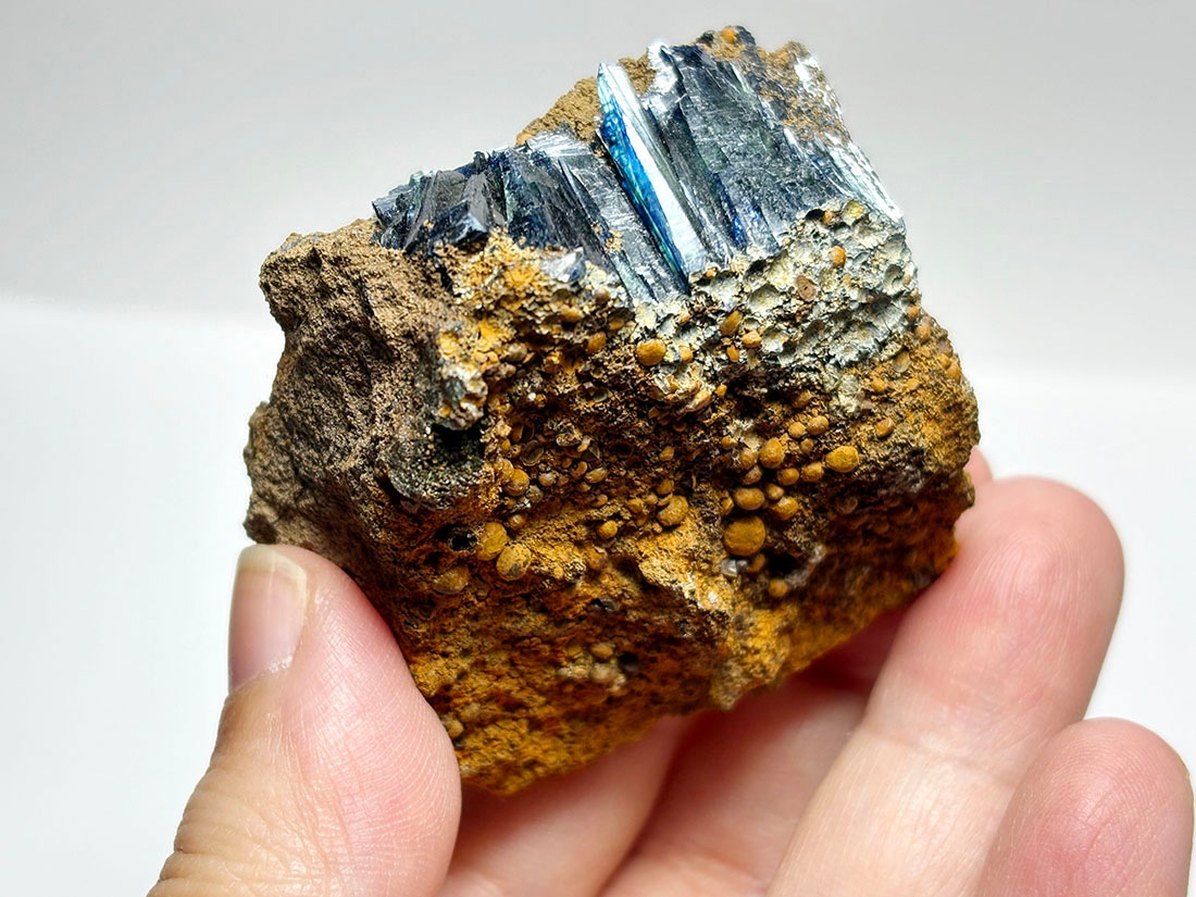 ブラジル産 ビビアナイト ( 藍鉄鉱 ) / Vivianite