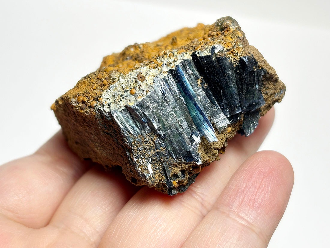 ブラジル産 ビビアナイト ( 藍鉄鉱 ) / Vivianite