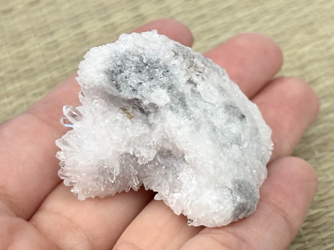 福島県南会津【蛍鉱山産】 高品質水晶クラスター (蛍石共生) / Quartz