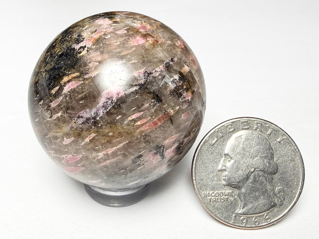 ロードナイトinクォーツ 37mm 丸玉 / Rhodonite in Quartz Sphere