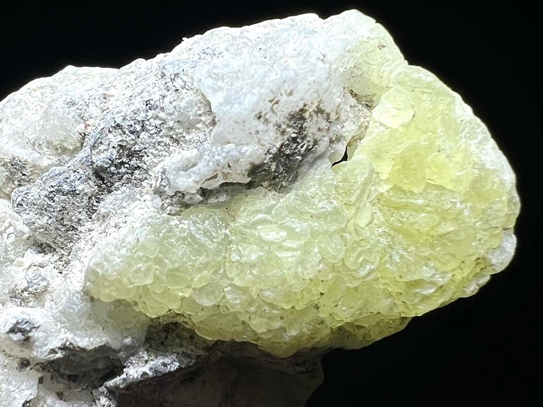 パキスタン産イエローブルーサイト/Brucite (水滑石)