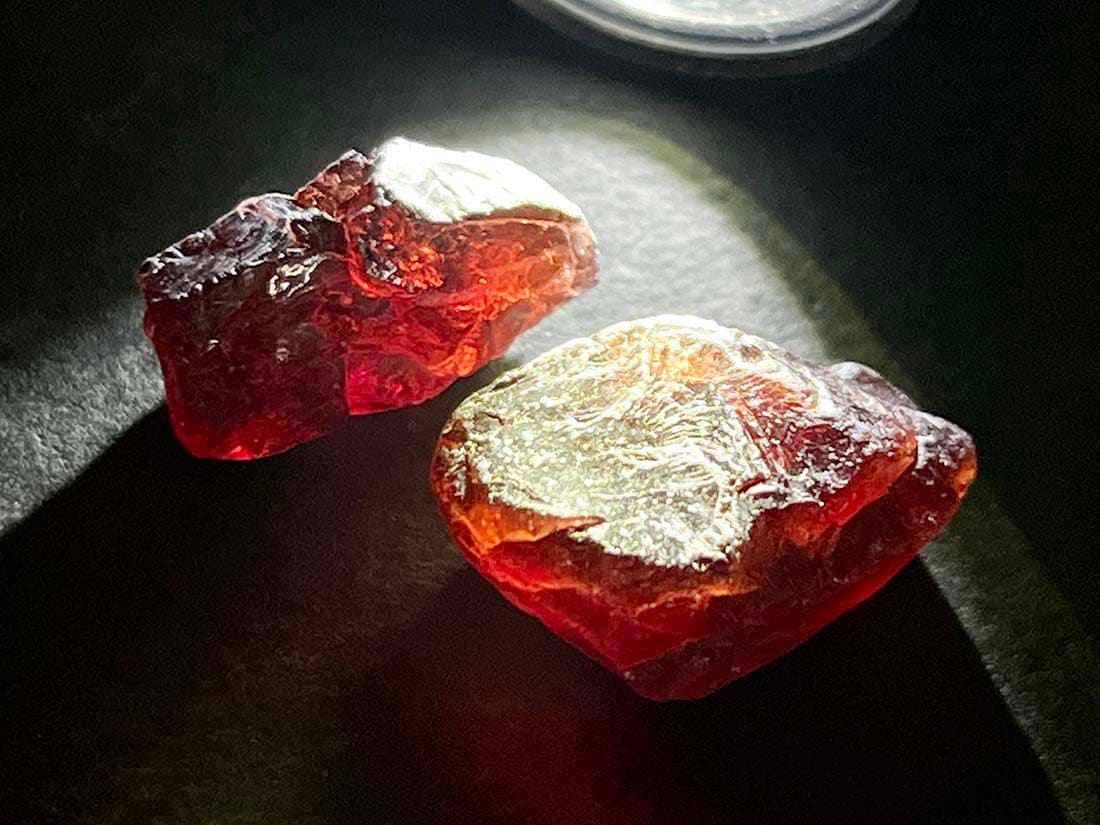 レア アルマンディンガーネット アンドラダイト カテドラル 水晶 鉱物 天然石 レア アルマンディンガーネット アンドラダイト カテドラル 水晶