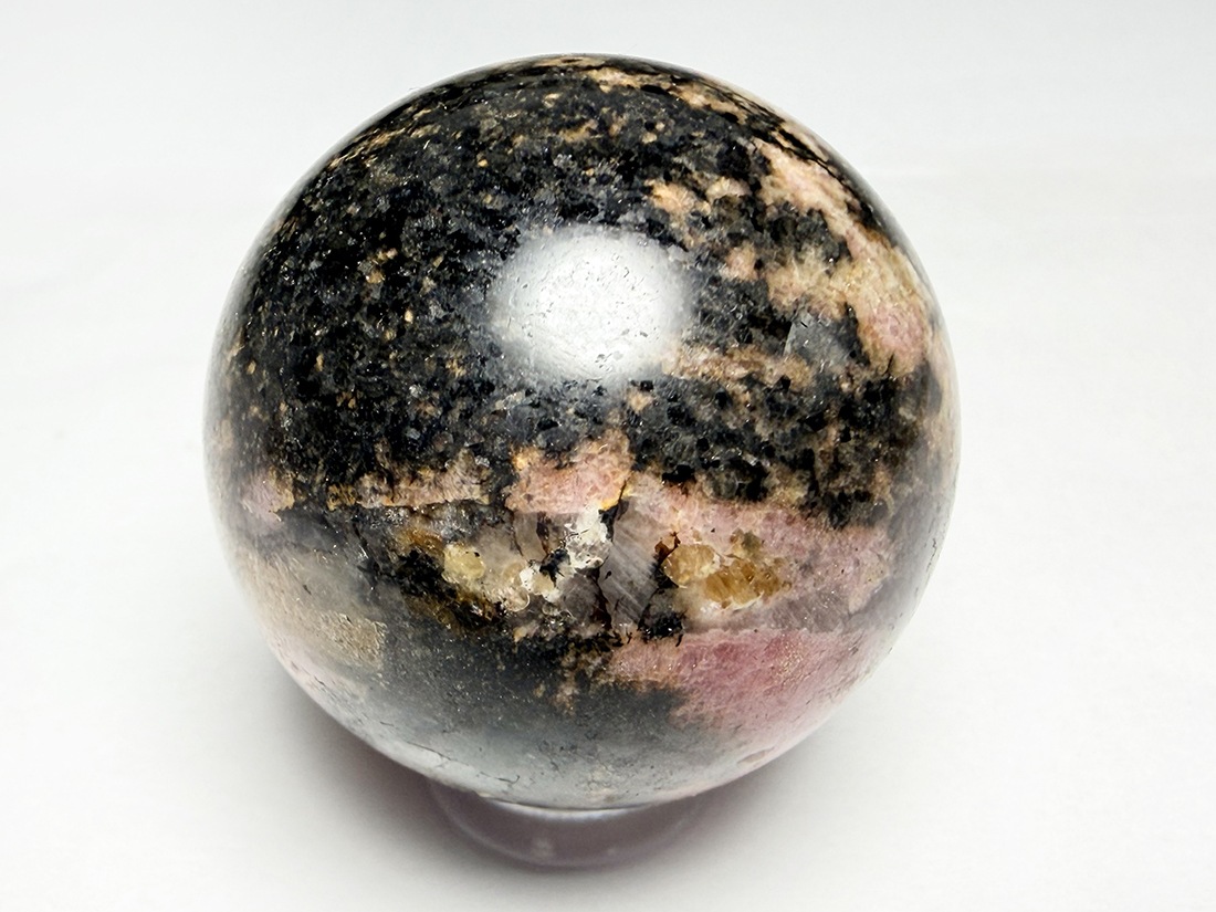 ロードナイトinクォーツ 33mm 丸玉 / Rhodonite in Quartz Sphere