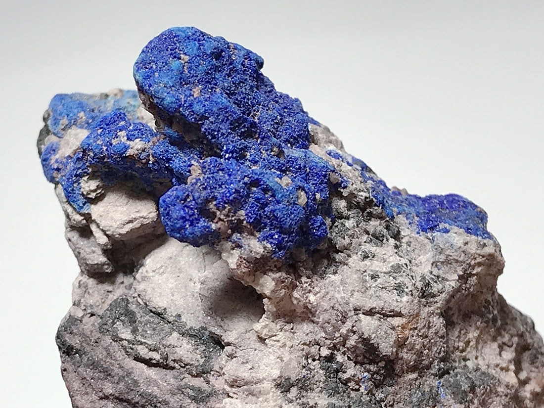 トゥイシット鉱山産アズライト(藍銅鉱)/Azurite