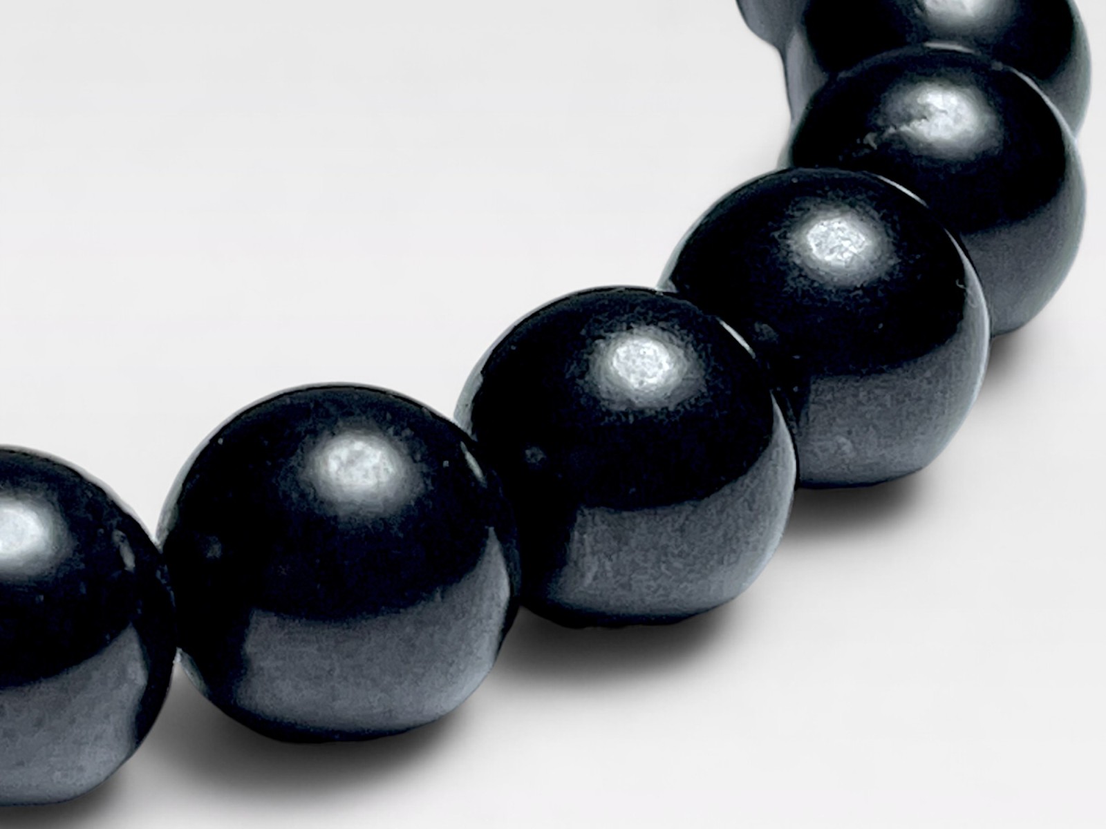 hatachuロシア産シュンガイト　8mm ブレスレット　8-164 シュンガイト 8mm ブレスレット (アソート)