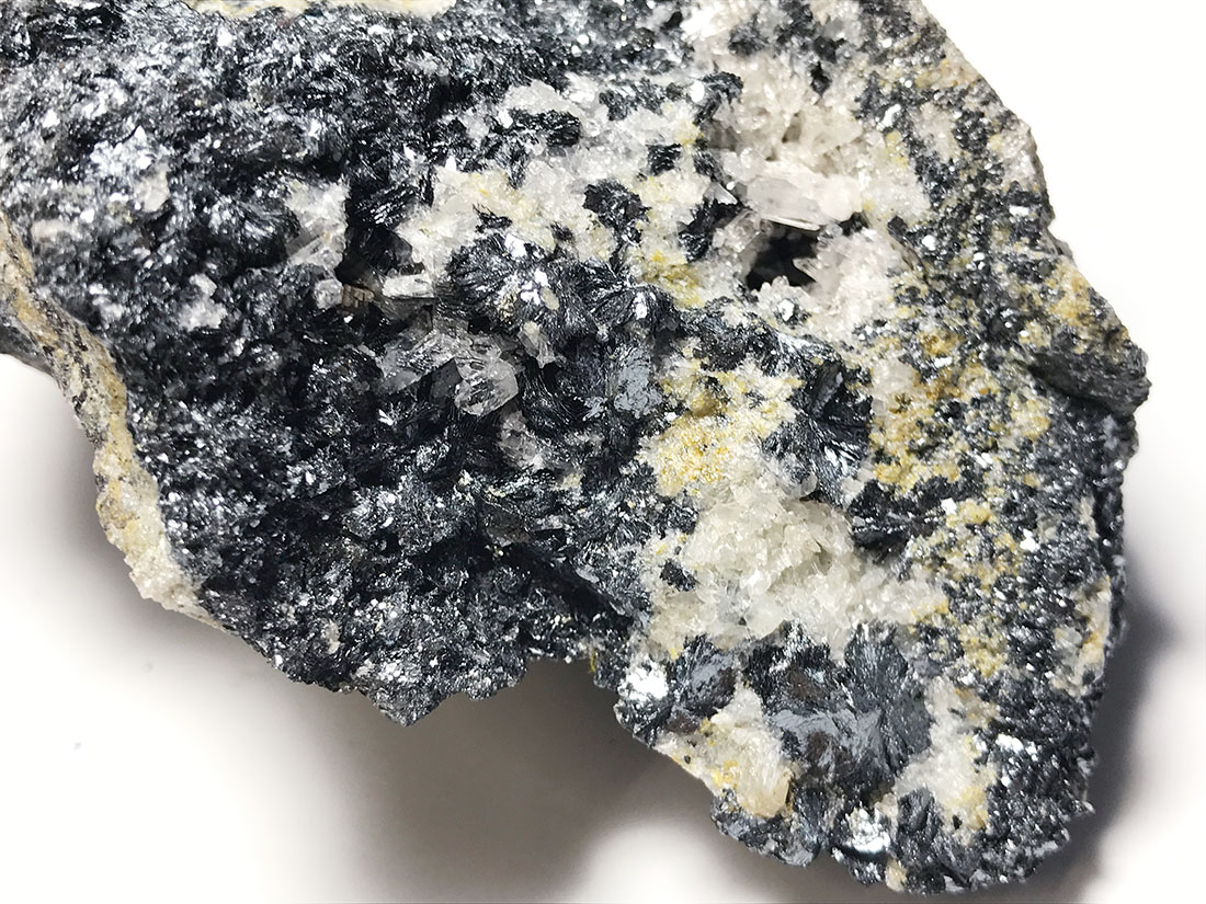 岩手県和賀仙人鉱山産 赤鉄鉱(鏡鉄鉱)/Hematite