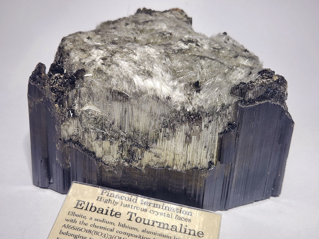 ブラジル産 ピナコイドトルマリン (毛鉱状) / Pinacoid Termination Elbaite Tourmaline