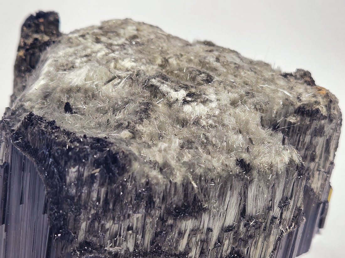 ブラジル産 ピナコイドトルマリン (毛鉱状) / Pinacoid Termination Elbaite Tourmaline