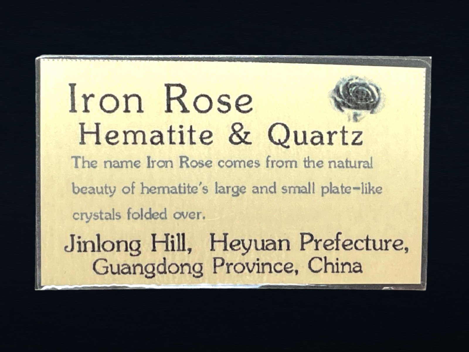 中国 広東省産 アイアンローズ / クォーツ クラスター