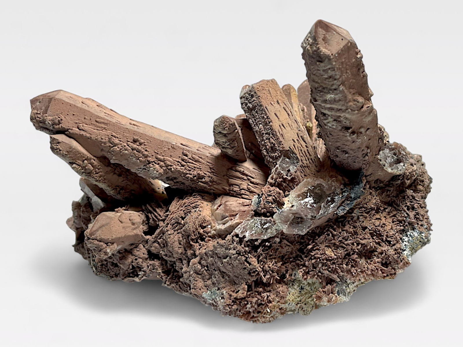 中国 広東省産 アイアンローズ / クォーツ クラスター