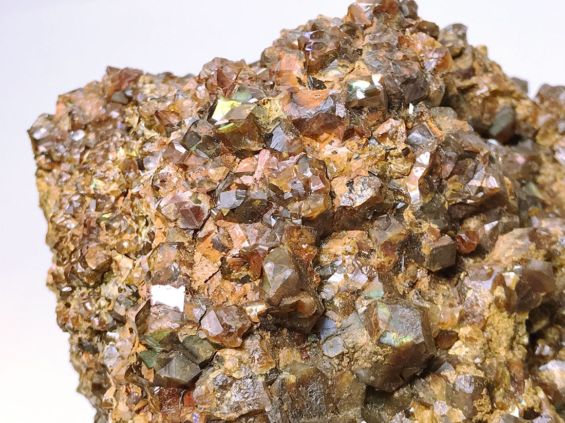 奈良県 川迫鉱山 レインボーガーネット 群晶 約33g 【公式通販】