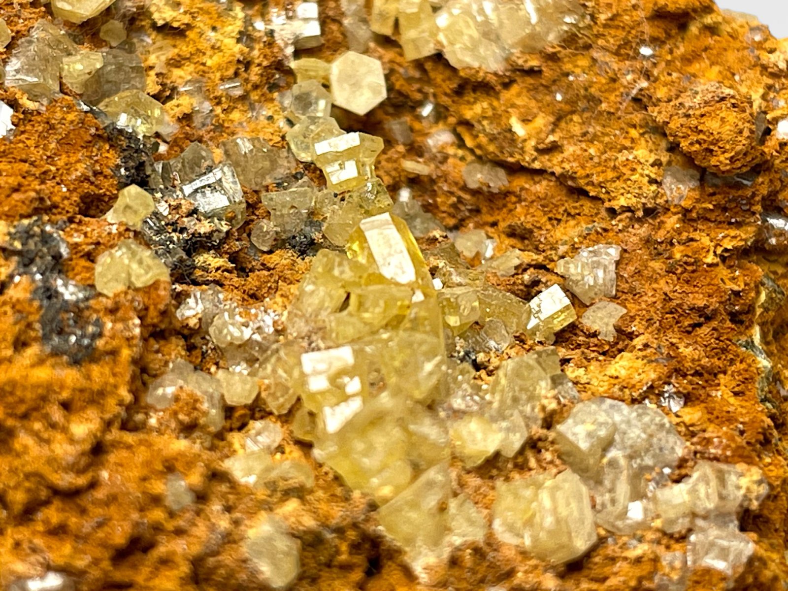 タイ産 ミメタイト 母岩付き / Mimetite