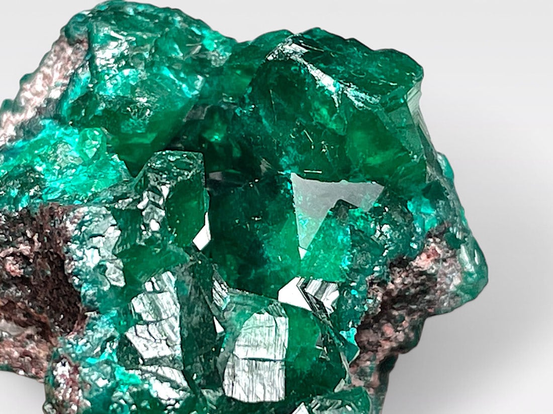 コンゴ産 ダイオプテーズ 母岩付き