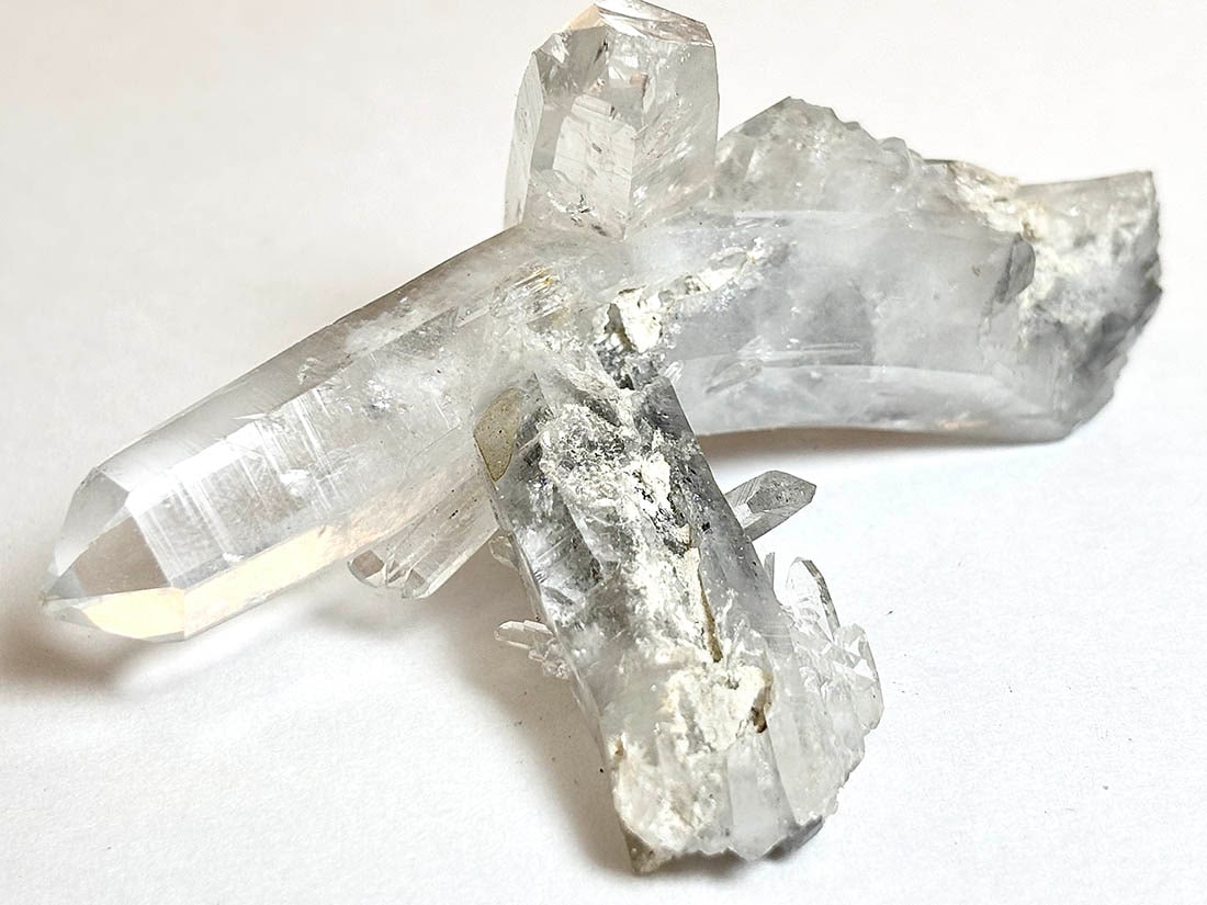 四川省産 曲がり水晶 (カーブドクリスタル) / Curved Crystal