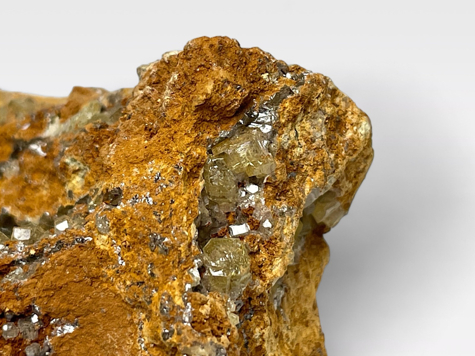 鉱物標本 ピンクアパタイト 燐灰石 パキスタン産 母岩付き 原石 大型標本