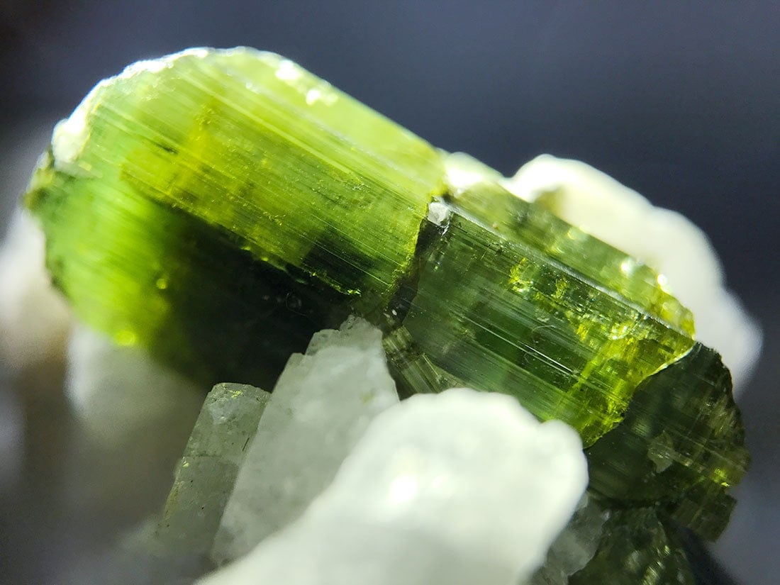 グリーントルマリン【旧鉱山】 ブラジル産グリーントルマリン グリーントルマリン【旧鉱山】