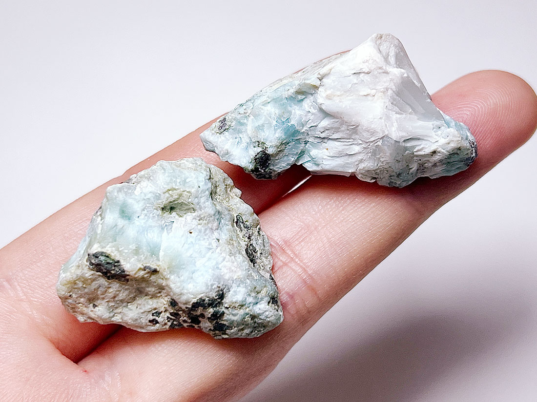 ドミニカ共和国産 ラリマー(ソーダ珪灰石)/Larimar 2個セット