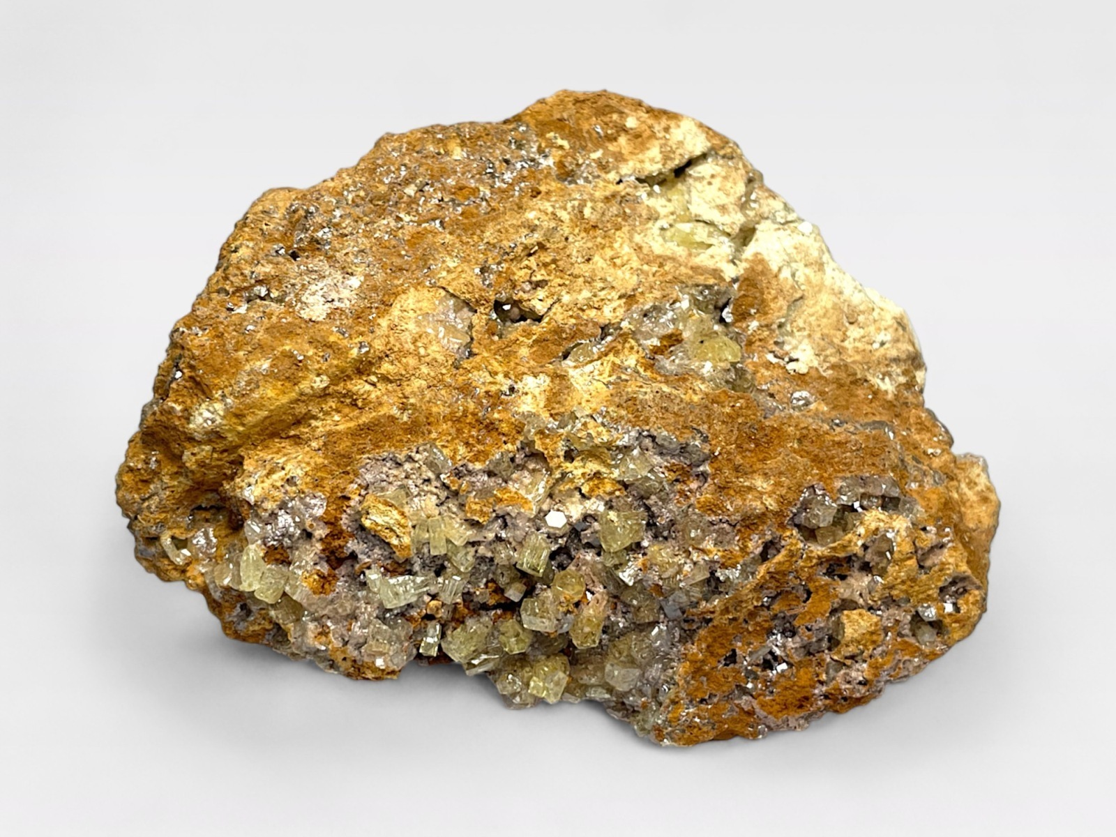 ミメタイト　ミメット鉱　鉱物標本 ミメット鉱 (Mimetite) - Rock Identifier