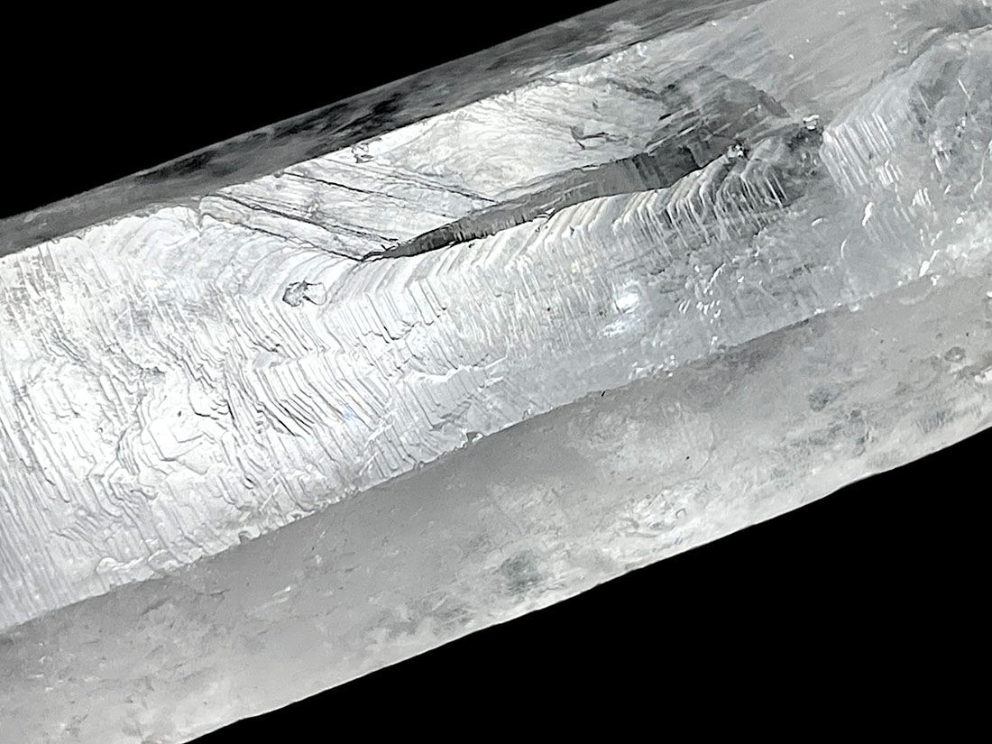マダガスカル産 水晶 ポイント (変わりファセット)/ Crystal Quartz