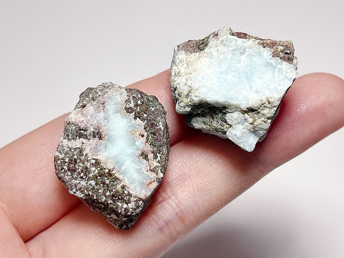 ドミニカ共和国産 ラリマー(ソーダ珪灰石)/Larimar 2個セット