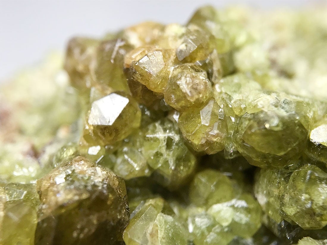 長野県佐久郡南相木村産 灰鉄柘榴石(グリーンガーネット)/Andradite