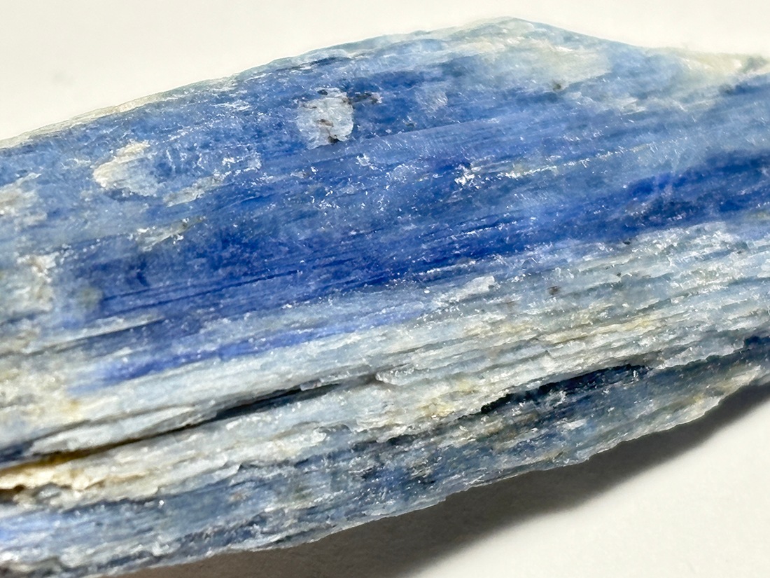 ブラジル産 カイヤナイト ( 藍晶石 ) / Kyanite