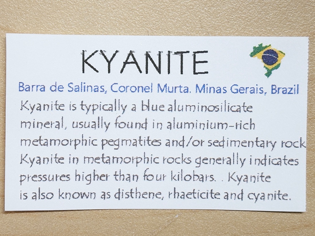 ブラジル産 カイヤナイト ( 藍晶石 ) / Kyanite