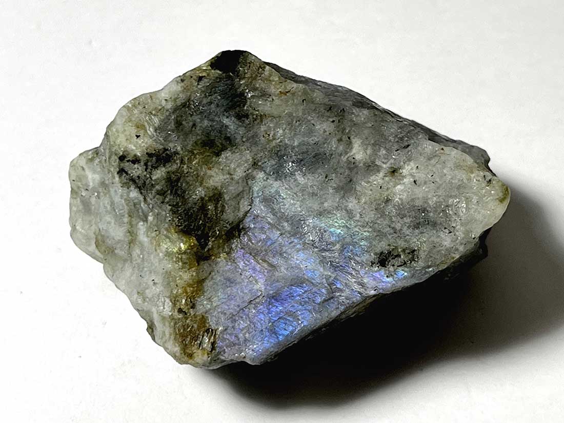 マダガスカル産 ピンク/パープルラブラドライト