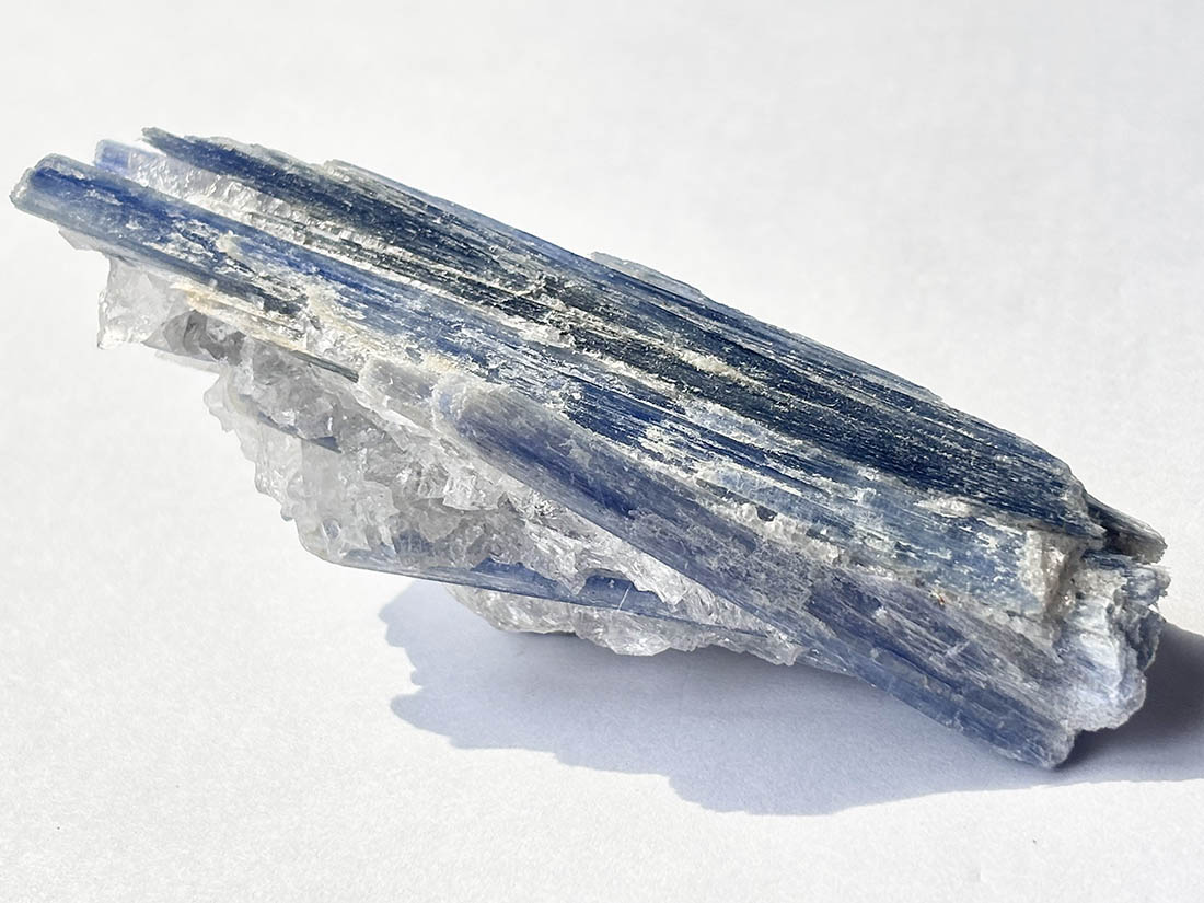 ブラジル産 カイヤナイト / kyanite ( 藍晶石 )