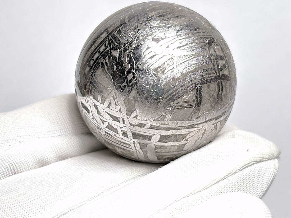 新疆ウイグル自治区産 アルタイ隕石 (162g) 丸玉 / Altai Meteorite