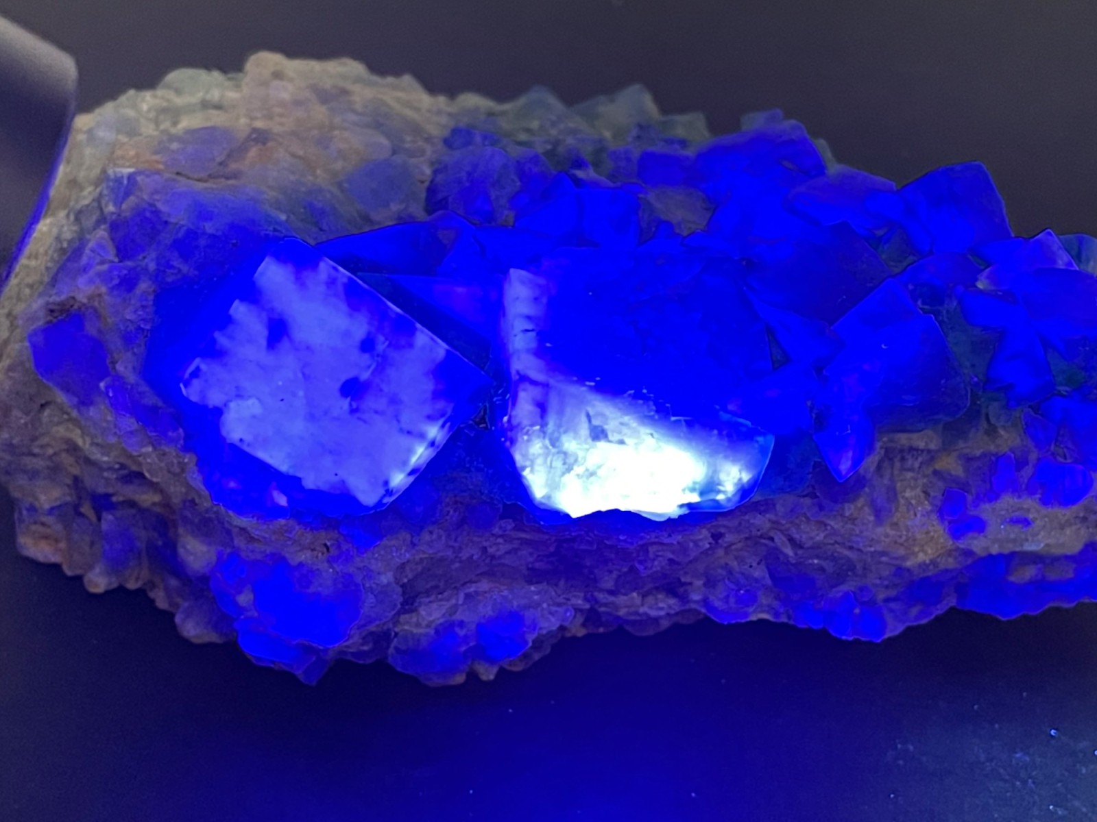 マダガスカル産 エメラルドグリーンフローライト